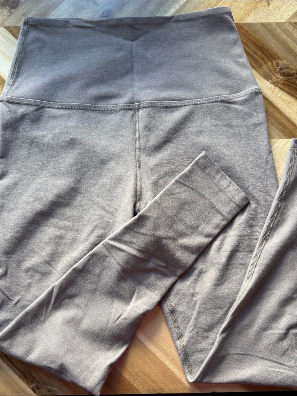 Beyond Yoga High-Rise Leggings in Taupe